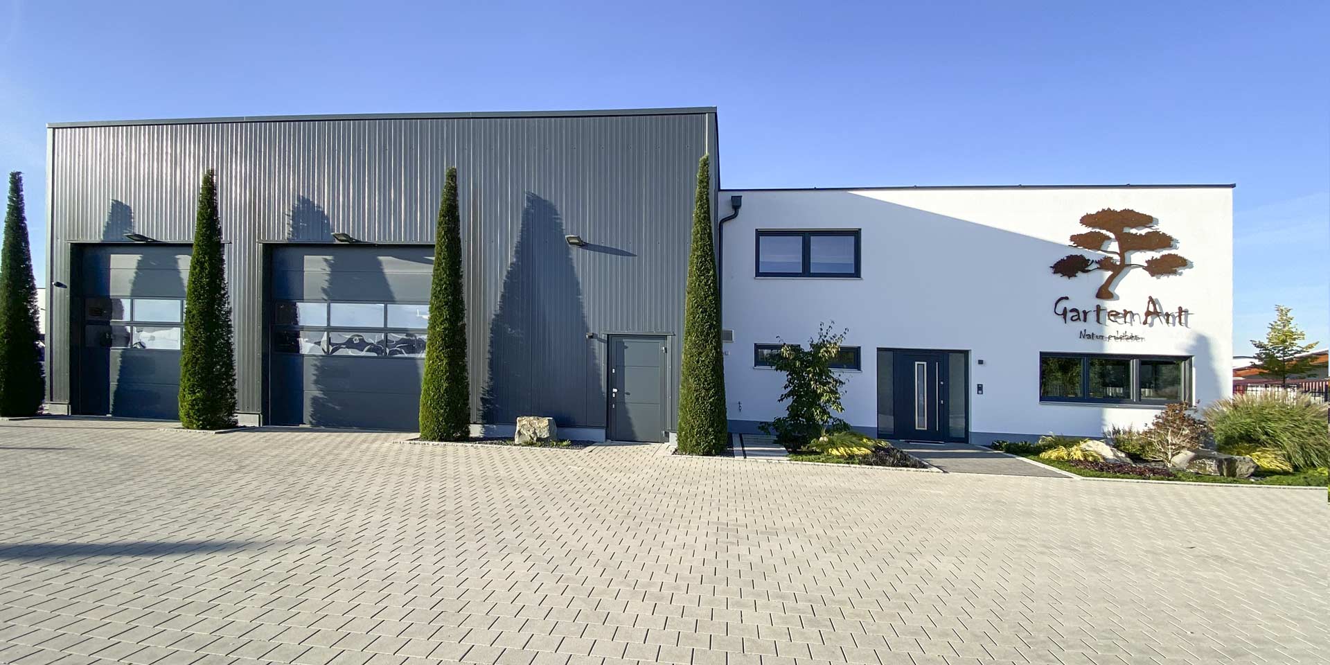 Betriebsgebäude in Wehringen - Garten Art Pfeiffer